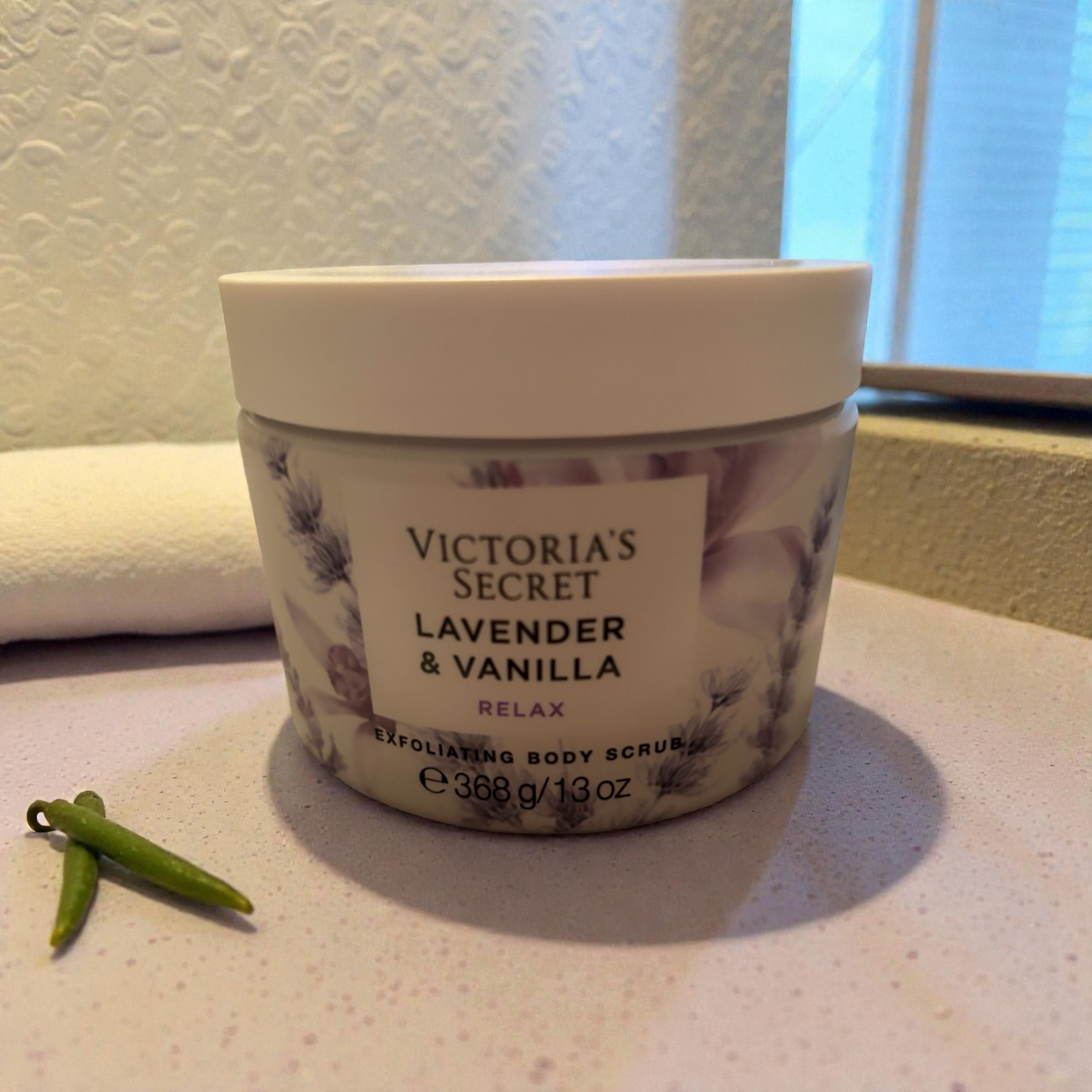 Victoria's Secret Exfoliating Body Scrub 13oz. - Lavender & Vanilla